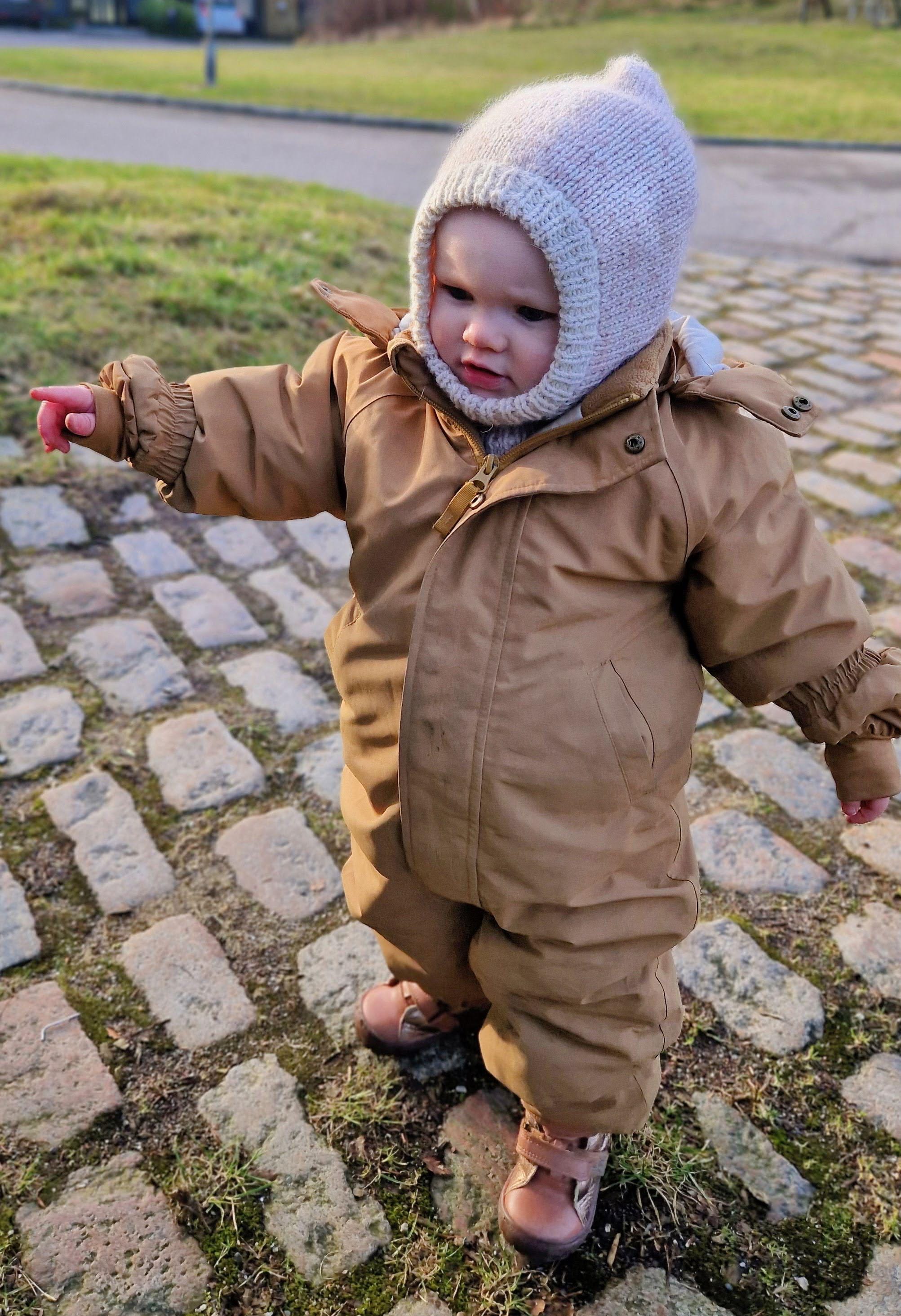 Baby Balaclava Knitting Pattern: (6 Months to 6 Years) ENG,DE and FR translations